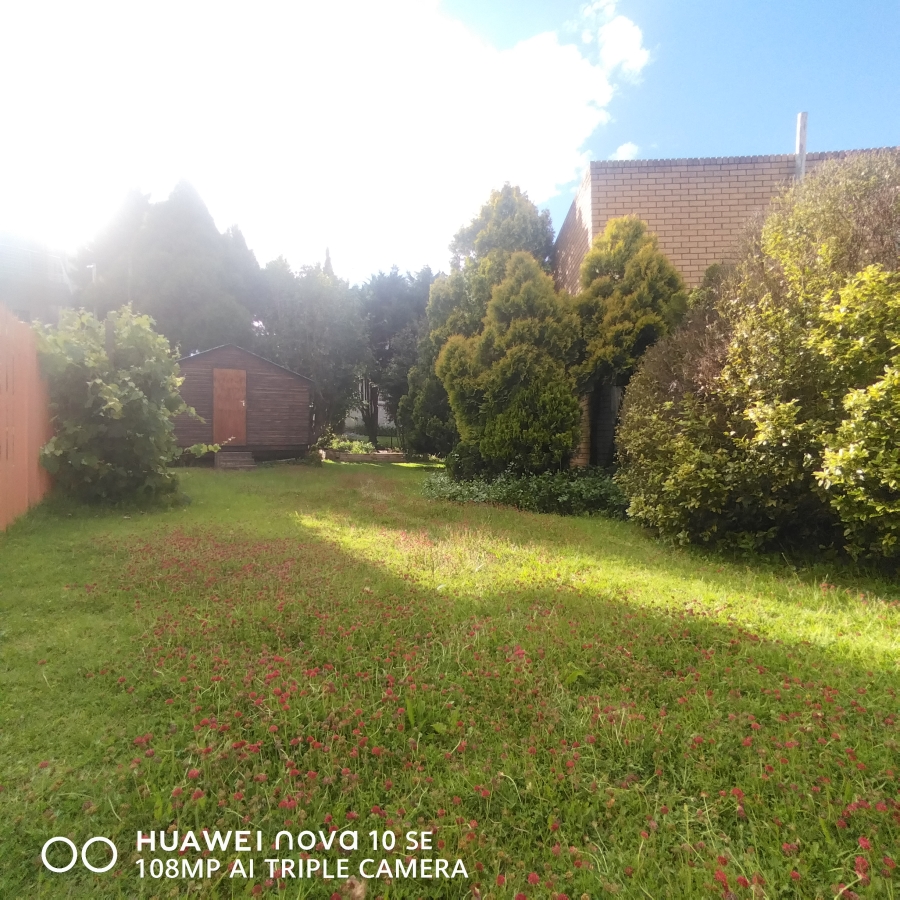 To Let 4 Bedroom Property for Rent in Bergsig Free State